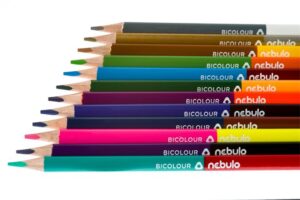 Gyártó: <span class='dk-excerpt-value'>NEBULO</span>
Csomagolási egység: <span class='dk-excerpt-value'>12 db</span> Színes ceruza készlet, kétvégű, háromszögletű, NEBULO, 24 különböző szín