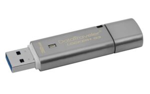 Gyártó: <span class='dk-excerpt-value'>KINGSTON</span> Pendrive, 32GB, USB 3.0, jelszavas védelem, KINGSTON " DataTraveler Locker+ G3", ezüst